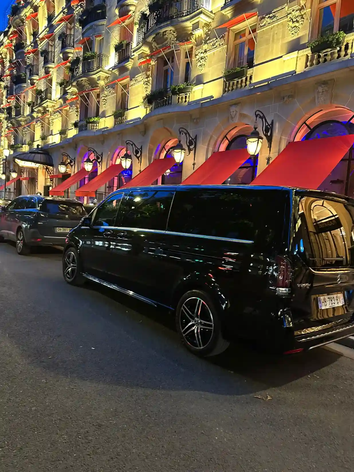 Luxury vehicles CDG Airport Mercedes E V S Class